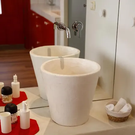 Delena's فندق مبيت وإفطار Gjirokastër