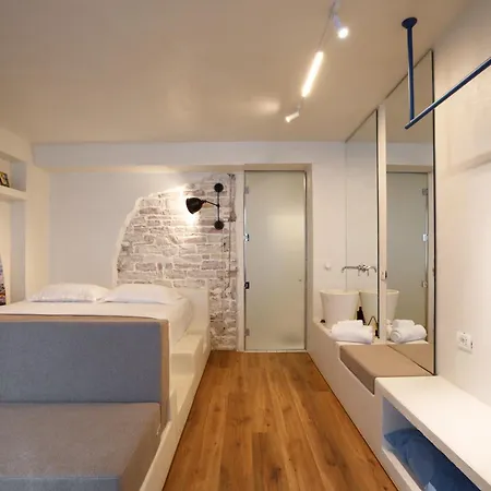 Delena's Bed & Breakfast *