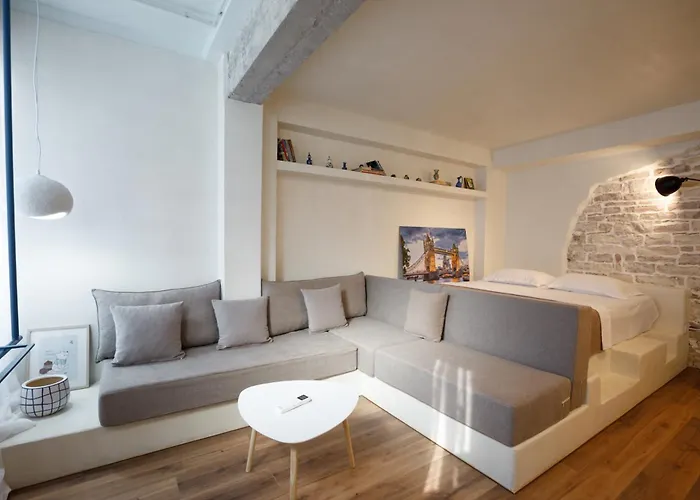 Bed & Breakfast Delena's Gjirokaster